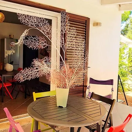 RENA MAJORE VILLA BOUGANVILLE con giardino *